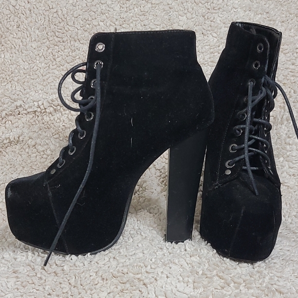 Black platform high heels - Picture 2 of 5